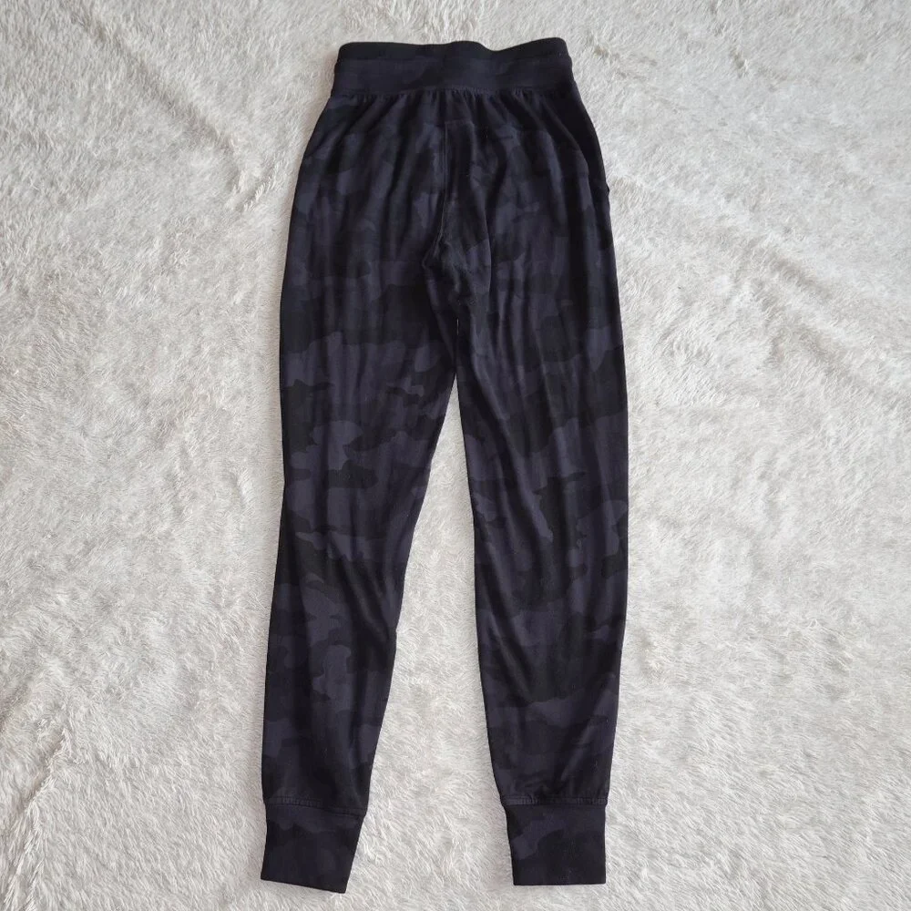 Women's Size 2 Lululemon Ready to Rulu High Rise Jogger, Full Length, Black Camo